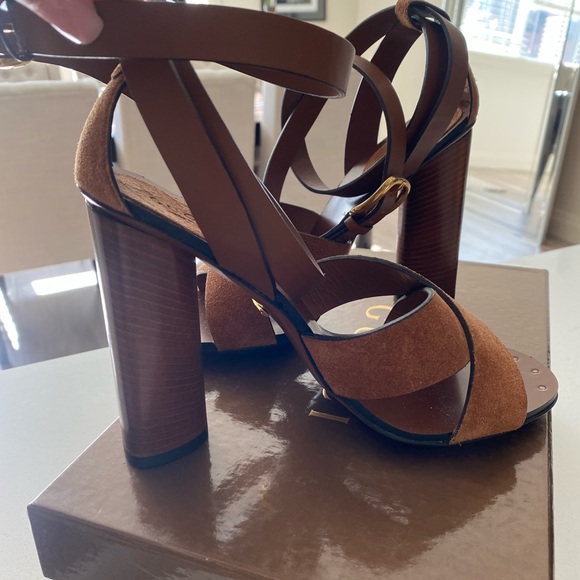 Women’s Gucci Heels - Picture 3 of 5